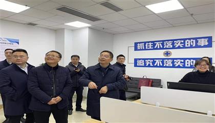 市委常委、組織部部長(zhǎng)張鵬飛一行慰問(wèn)遂寧遂星公司籌備組員工
